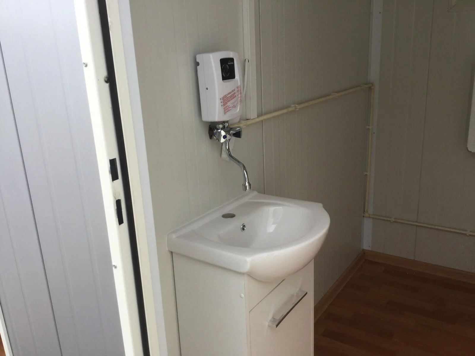 Contenedor Sanitario, Cabina WC Doble para Uso Externo - Imagen 12
