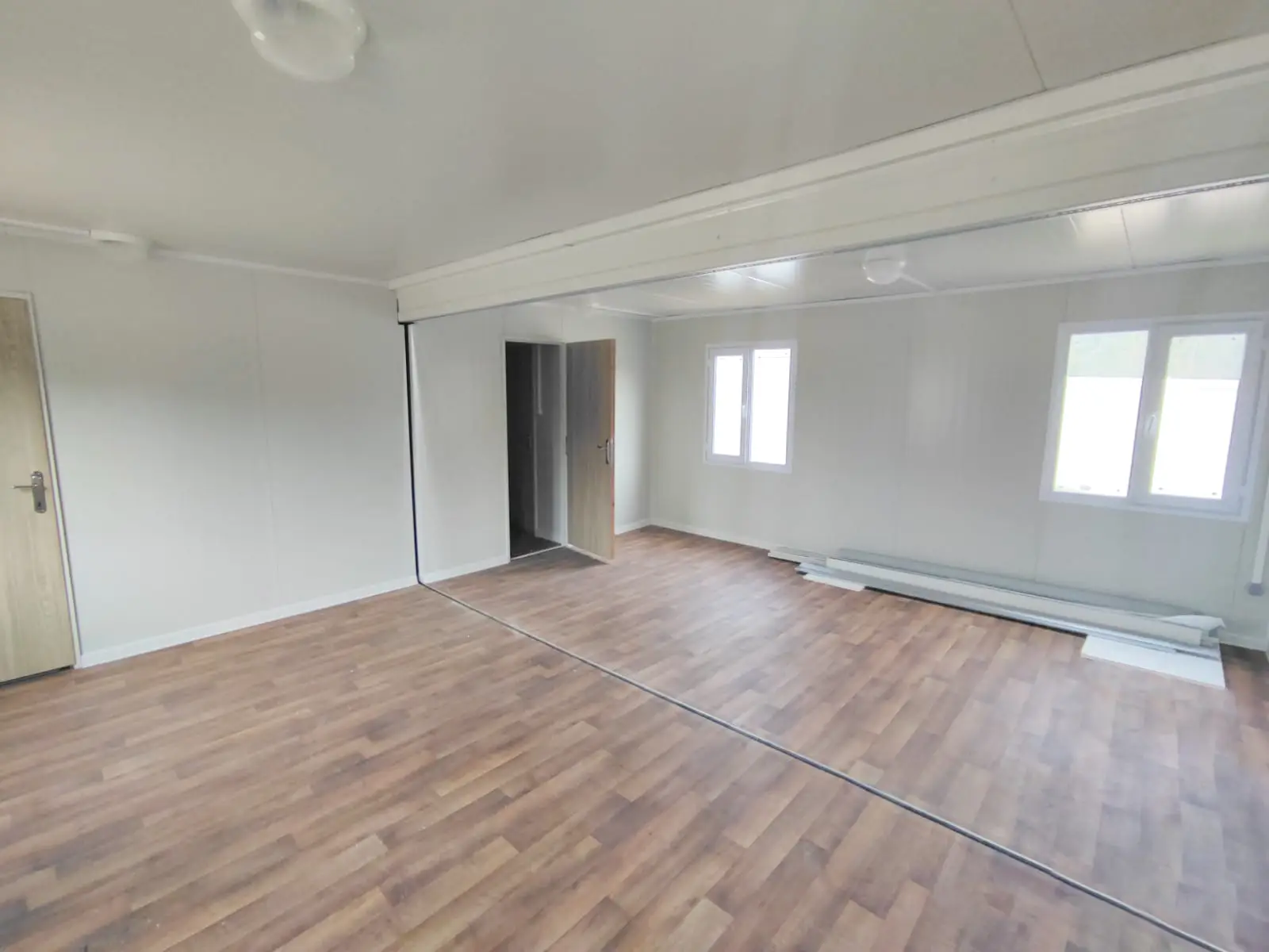 Casa Contenedor Negra con 2 Dormitorios - Imagen 9